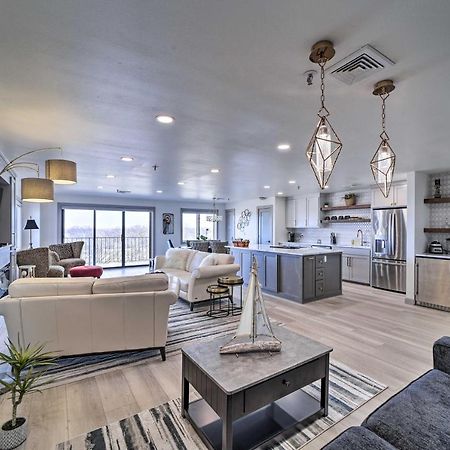 Modern Monkey Island Condo Balcony And Lake View! Exterior photo