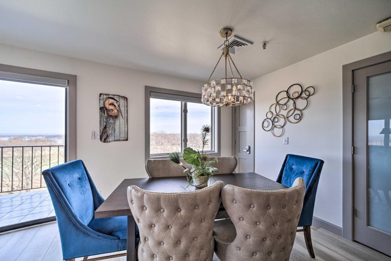 Modern Monkey Island Condo Balcony And Lake View! Exterior photo