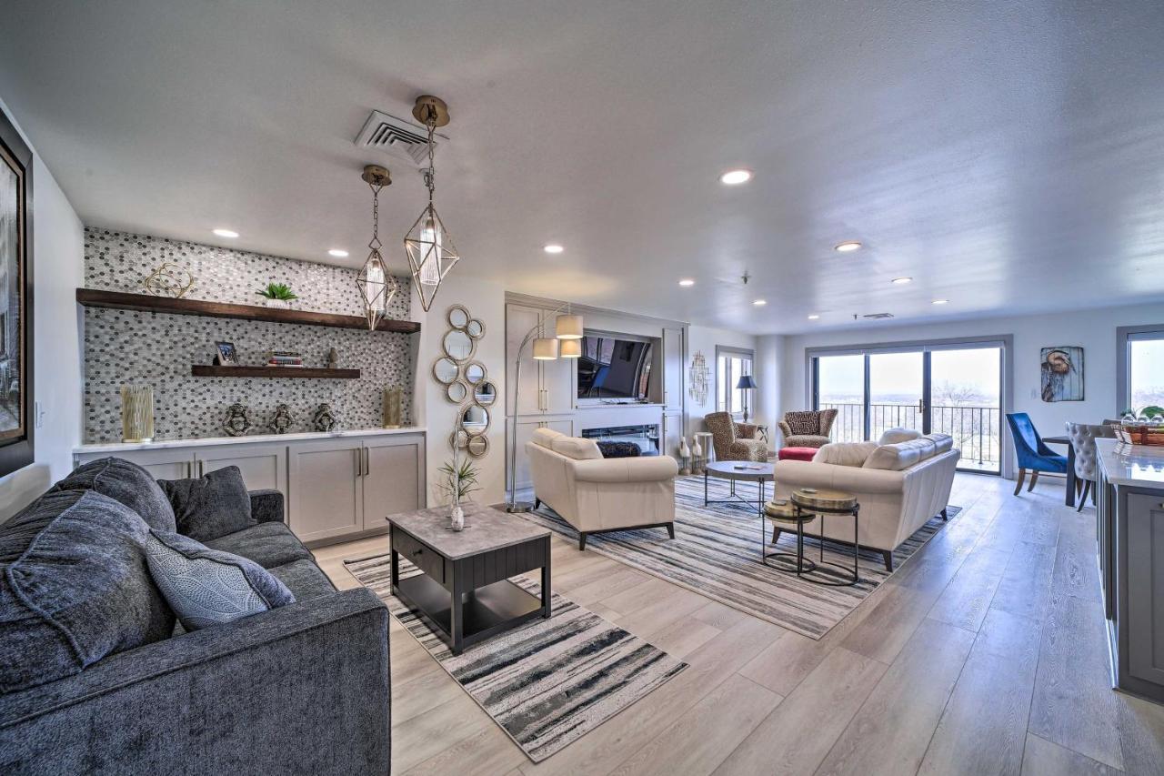 Modern Monkey Island Condo Balcony And Lake View! Exterior photo